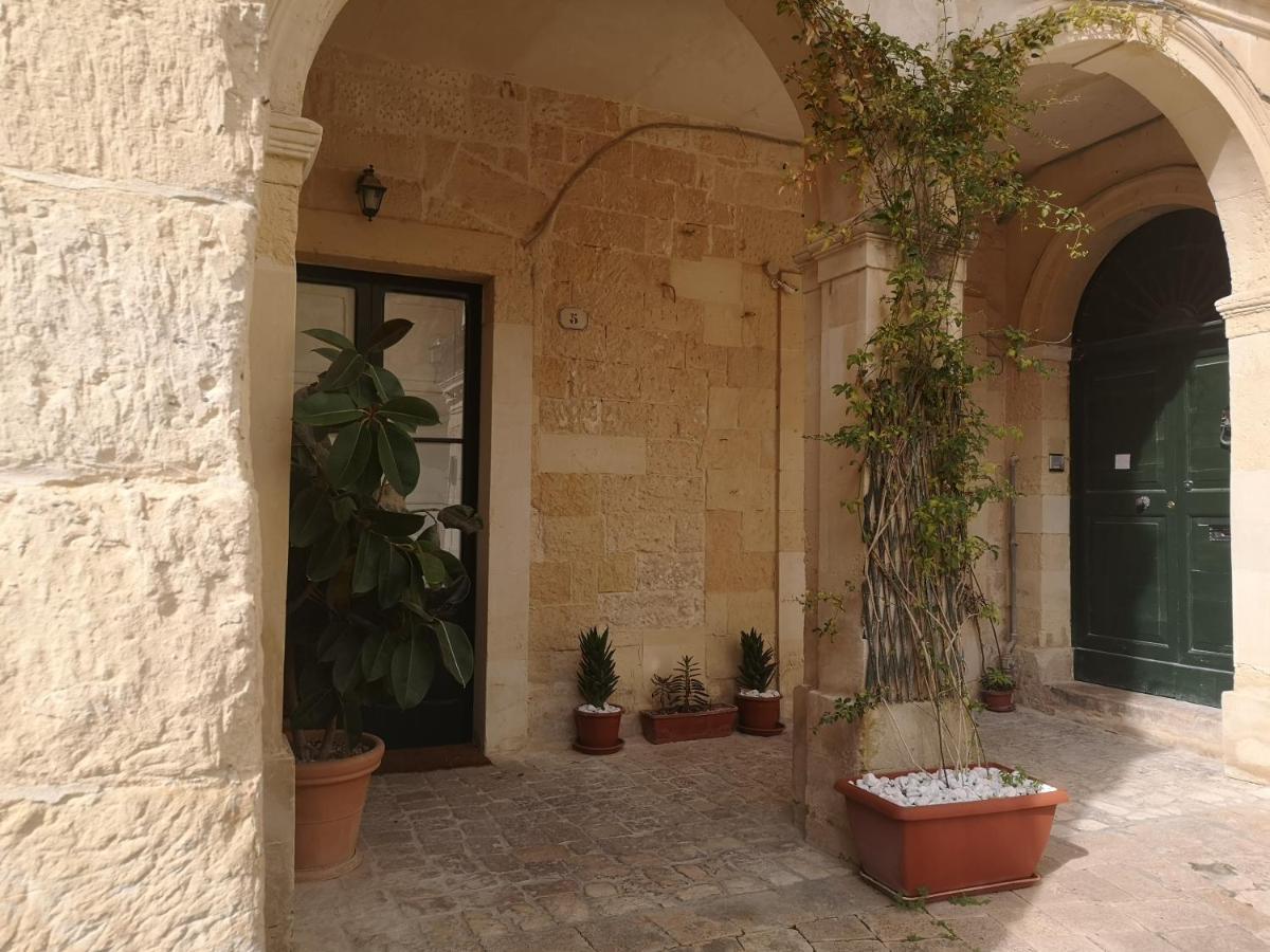 דירות לצ'ה Piazzetta Acquaviva מראה חיצוני תמונה